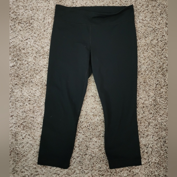 Under Armour Jet Black Performance Leggings - Picture 1 of 3